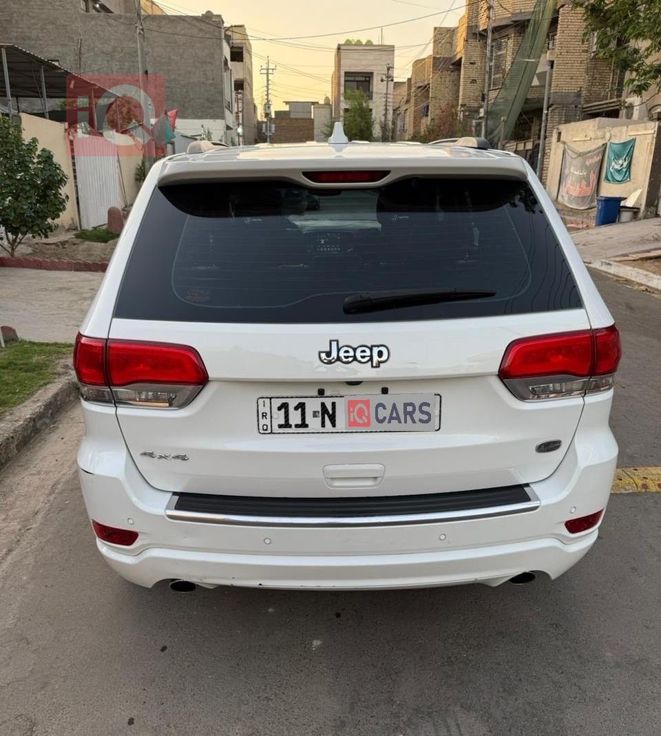 جیپ گراند شیرۆکی